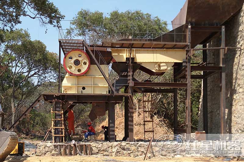 顎式破碎機(jī)生產(chǎn)現(xiàn)場(chǎng)