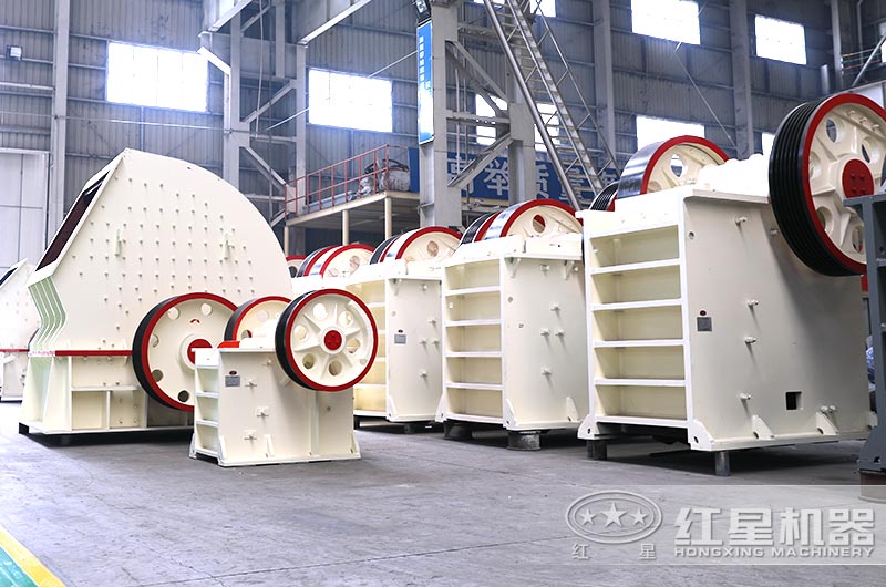 石塊破碎機車間