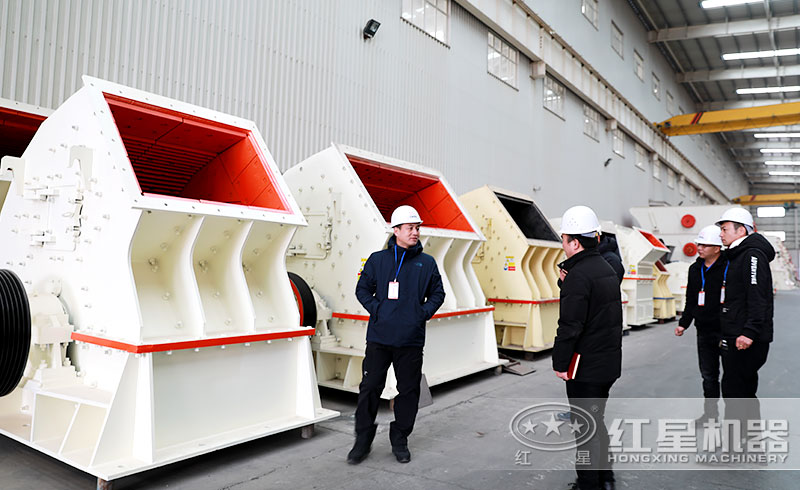 客戶來廠參觀錘破 客戶來廠參觀錘破