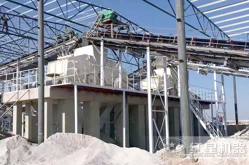 反擊破碎機生產(chǎn)現(xiàn)場實拍