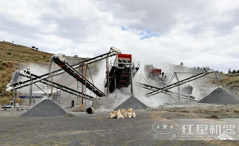 移動煤炭破碎機生產現(xiàn)場