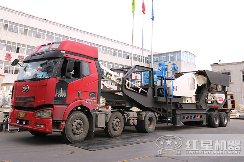 移動(dòng)式碎石破碎機(jī)直接開(kāi)往客戶(hù)現(xiàn)場(chǎng) 移動(dòng)式碎石破碎機(jī)直接開(kāi)往客戶(hù)現(xiàn)場(chǎng)