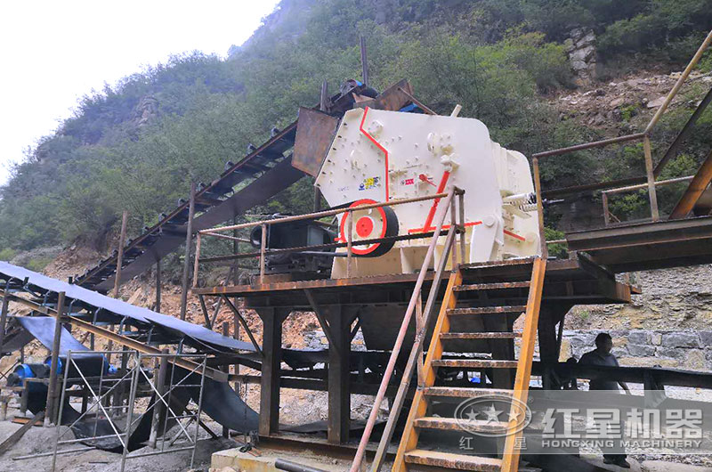 時產(chǎn)500噸反擊破工作現(xiàn)場圖片