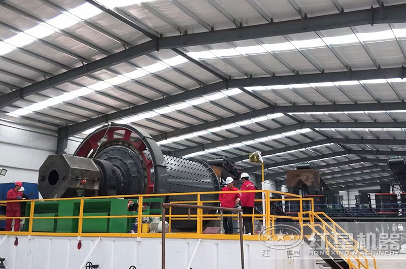 20噸球磨機工作現(xiàn)場 20噸球磨機工作現(xiàn)場